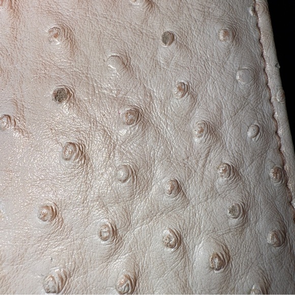 Geometric Black Cream Faux Ostrich Embossed Classy Clutch - Picture 11 of 11